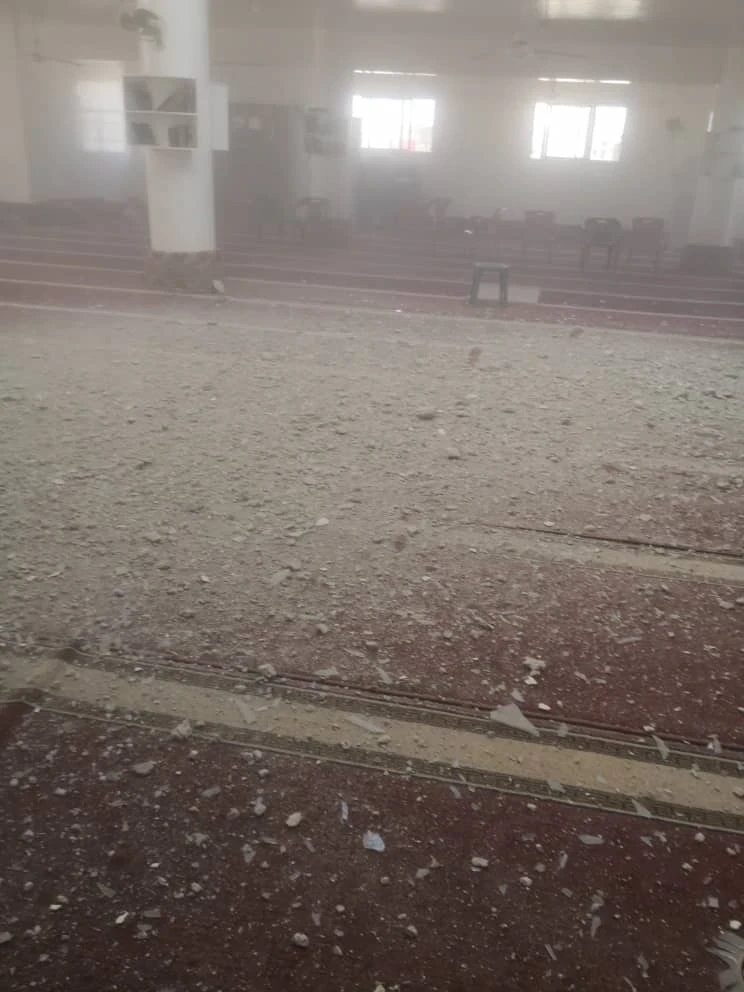 بالفيديو|| قوات النظام السوري تقصف مسجداً في درعا البلد خلال تواجد المصلين وقطع عسكرية تنسحب شرق درعا
