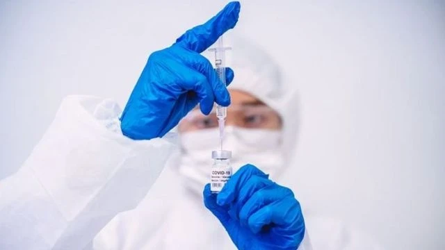 روسيا تُعلن تسجيل لقاح ثالث مضاد لفيروس كورونا