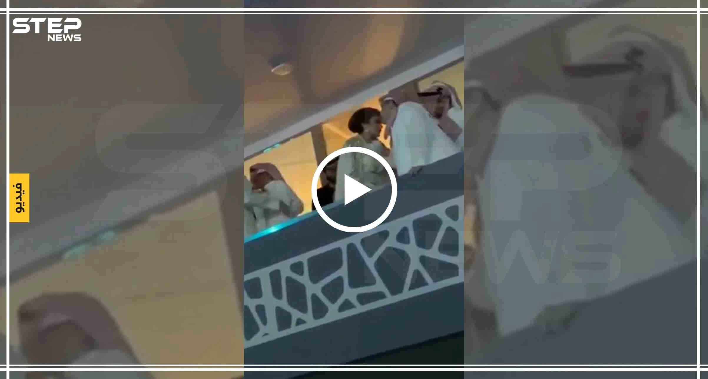 شاهد بالفيديو|| أمير سعودي يُقبّل الفنانة السورية أصالة نصري مشعلاً غضب الشارع!!