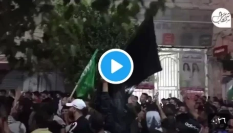 بالفيديو|| بث مباشر من صلاة الجمعة بالمسجد الأقصى في القدس.. وشبّان فلسطينيون يوزعون الحلوى
