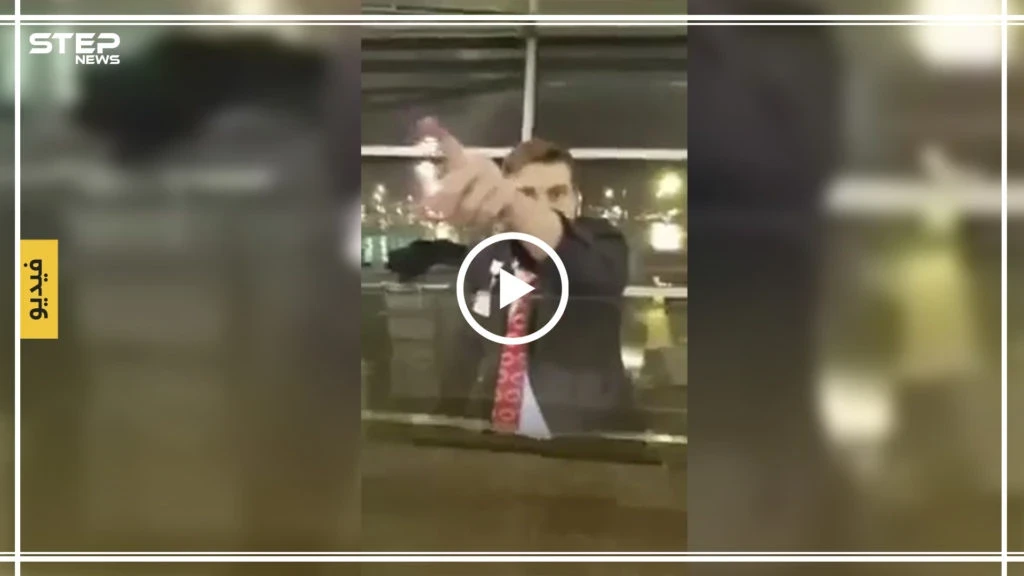 موظف تركي يعتدي بالضرب على بريطاني مسلم في مطار اسطنبول (فيديو)