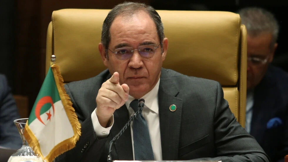 وزير خارجية الجزائر يعلق على تصريح قصر الإليزيه وزيارة وزير الخارجية الإماراتي لسوريا