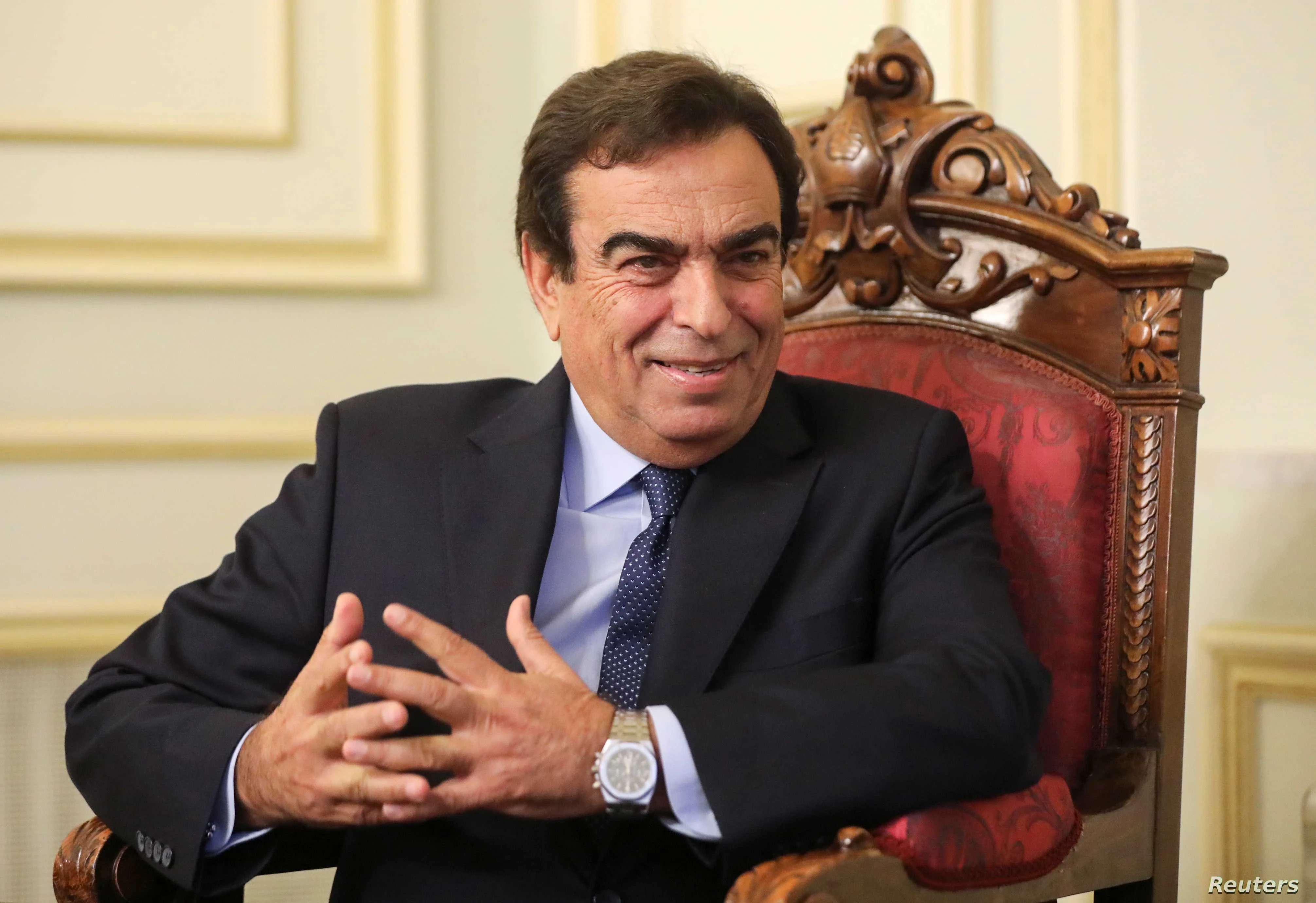 وزير الإعلام اللبناني جورج قرداحي يعتزم تقديم استقالته غداً الجمعة.. مصادر تكشف التفاصيل