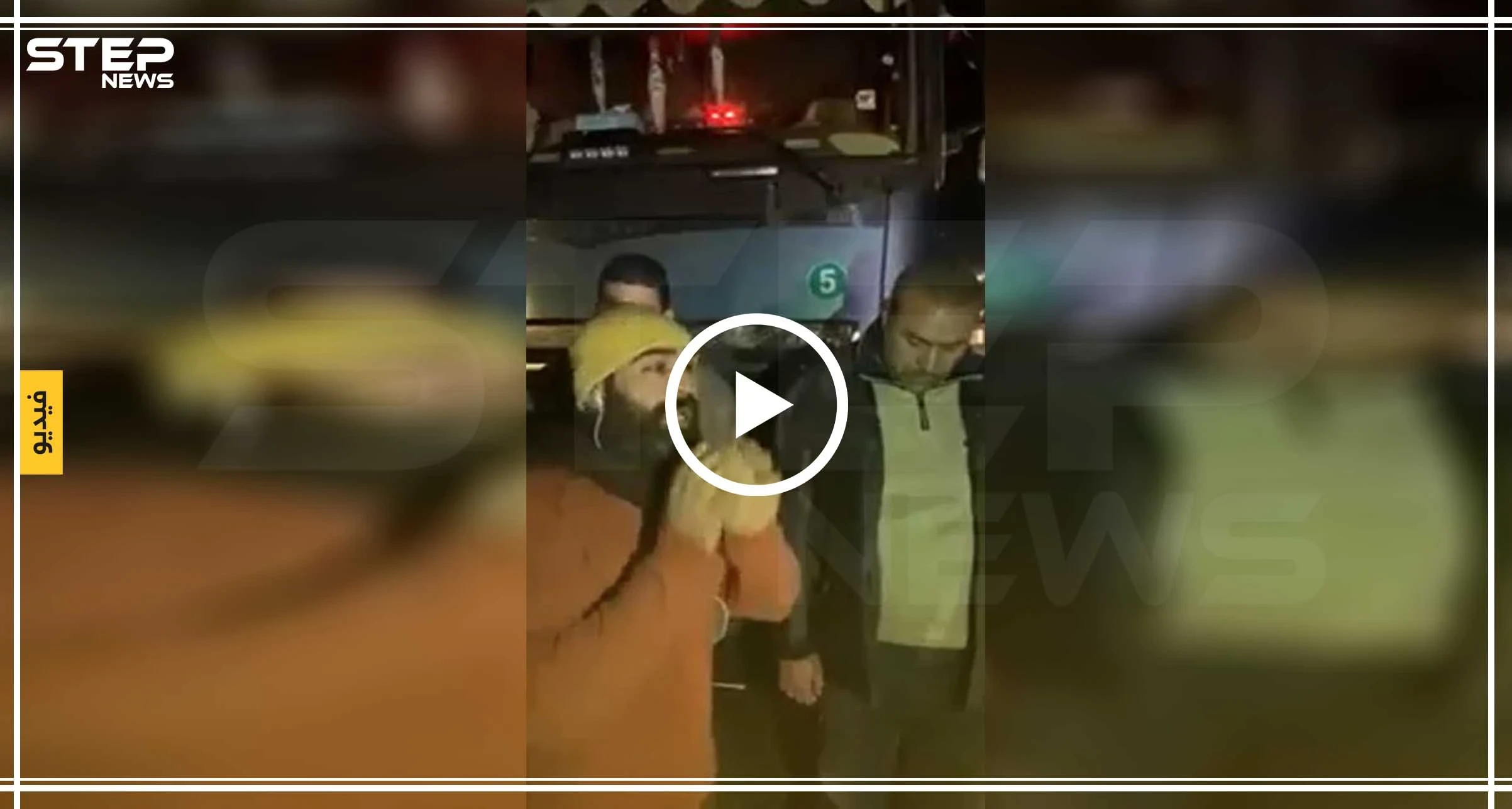 بالفيديو || محتجون لبنانيون يوقفون شاحنات خضار سورية .. "دعمًا للإنتاج الوطني"