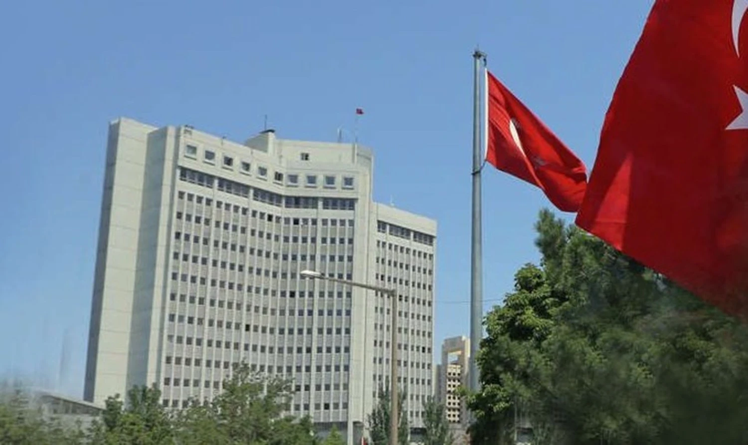 عقب بيان لواشنطن.. تركيا تستدعي الملحق العسكري الروسي إلى وزارة الدفاع بشأن الهجوم الأخير على غرب حلب وإدلب