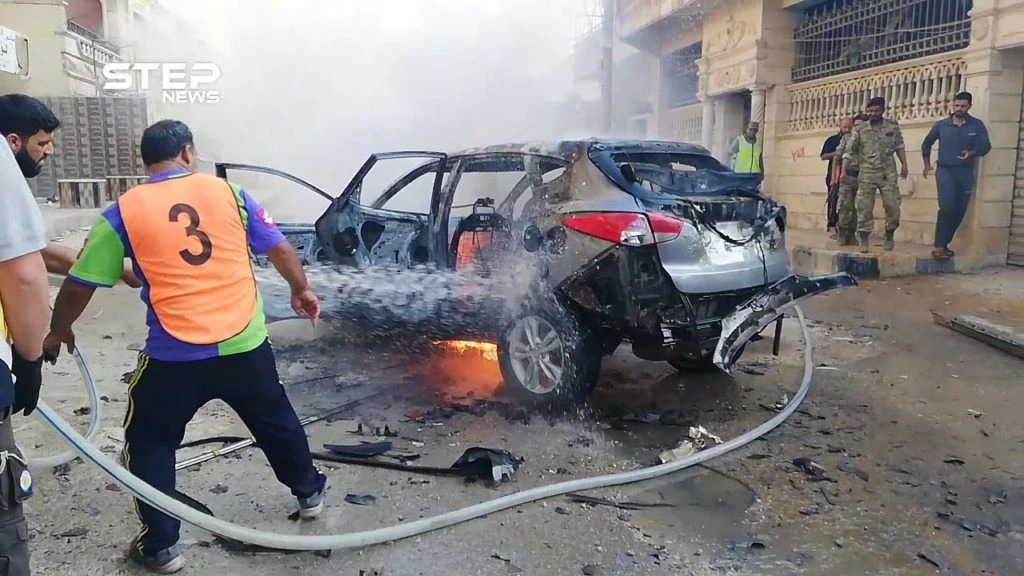 اللحظات الأولى لانفجار عبوة ناسفة داخل سيارة أحد المدنيين بمدينة عفرين في ريف حلب