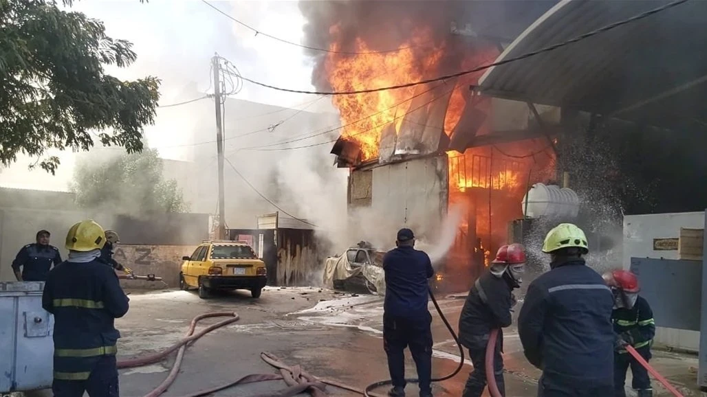 حريق كبير يلتهم مستشفى في العراق وجهود لإخراج المرضى قبل وصول النار لأسطوانات الأوكسجين