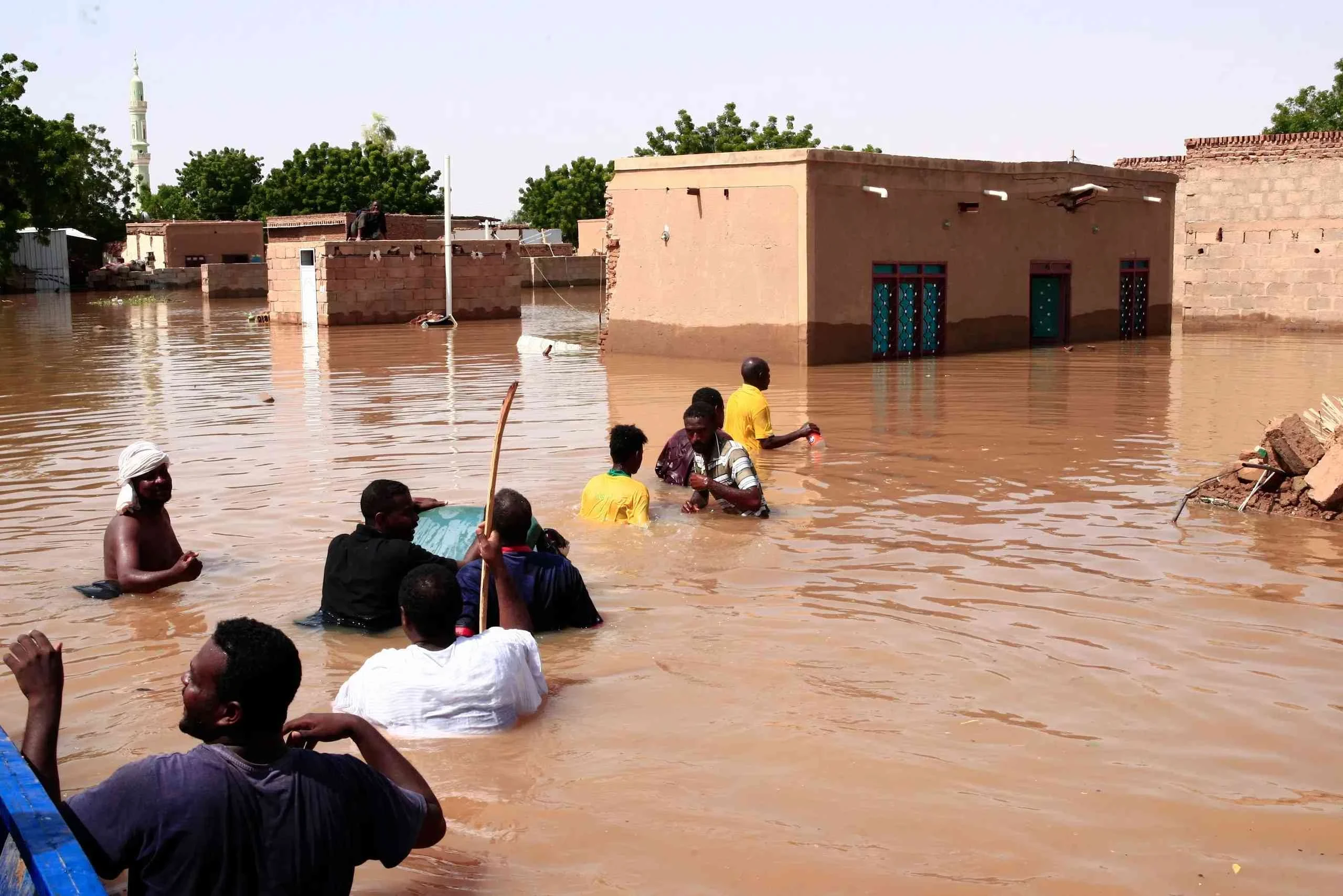 فيضان ووضع كارثي في بلدة الفاو السودانية بعد وصول كميات غير متوقعة من المياه لأحد السدود