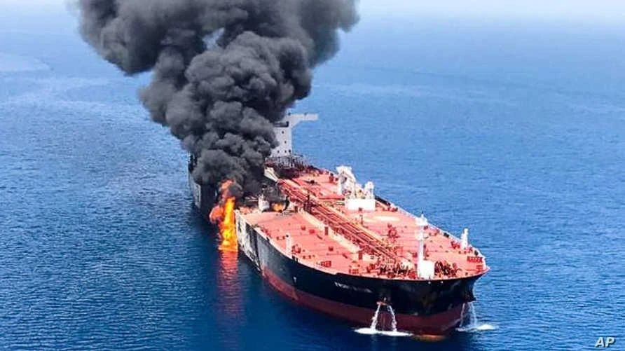 الإعلام الإسرائيلي يفيد بوقوع حادث عسكري قبالة ميناء الفجيرة الإماراتي ورويترز توضّح ماهيته