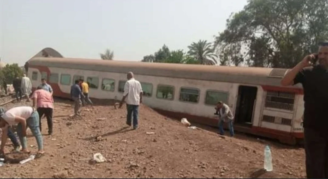 عقب إصابة 103 أشخاص.. أول تعليق من وزير النقل المصري على حادث قطار طوخ