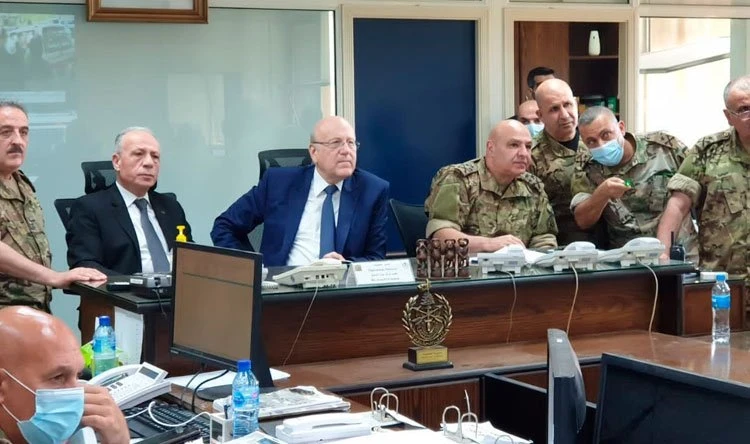 وزير الدفاع اللبناني يتحدث عن قرار بشأن قاضي تحقيقات انفجار مرفأ بيروت