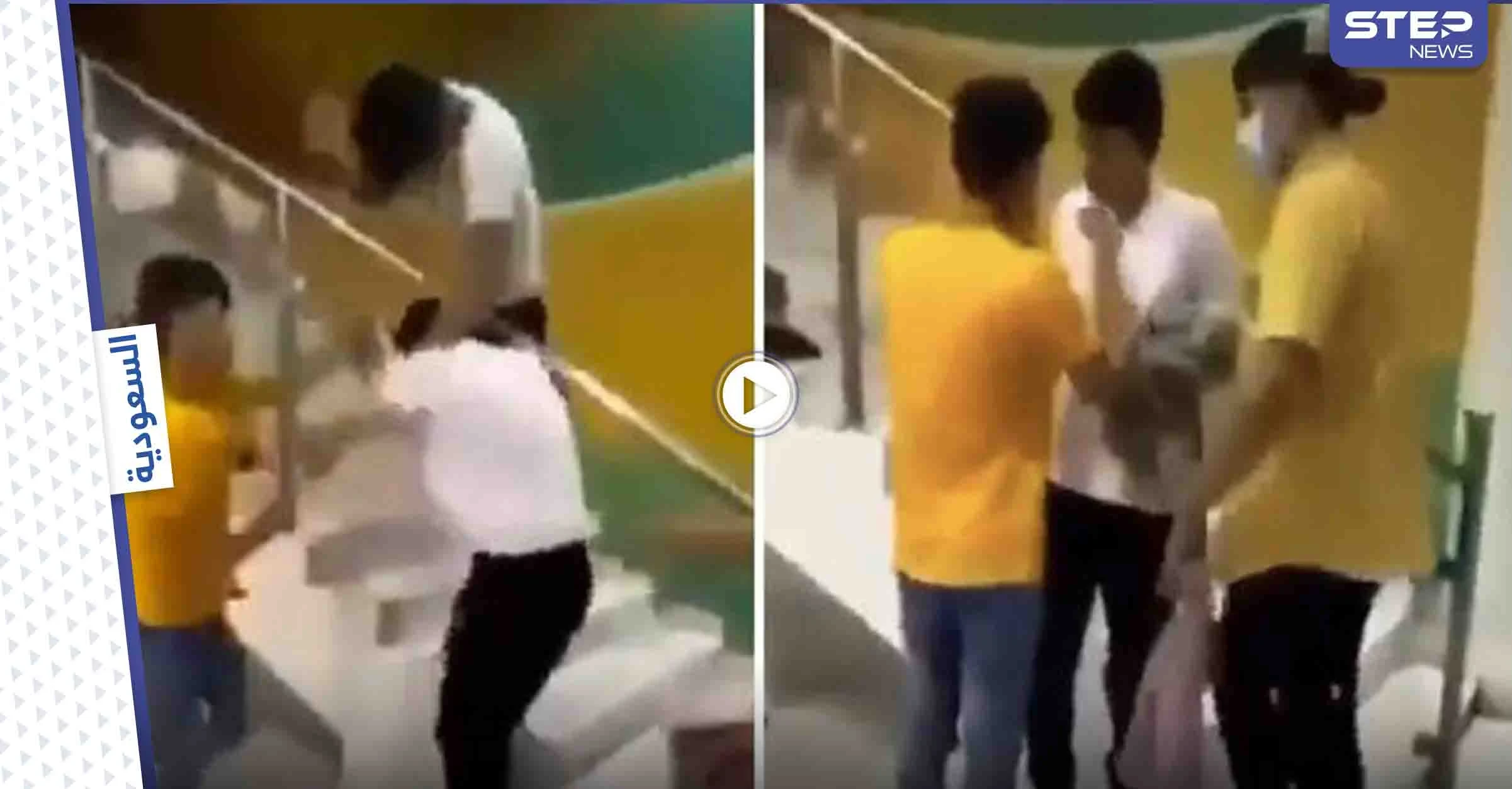 هاشتاغ ثلاثة يضربون واحد يتصدر الترند.. وغضب من الحادثة ومطالبات بمحاسبة الفاعلين (فيديو)