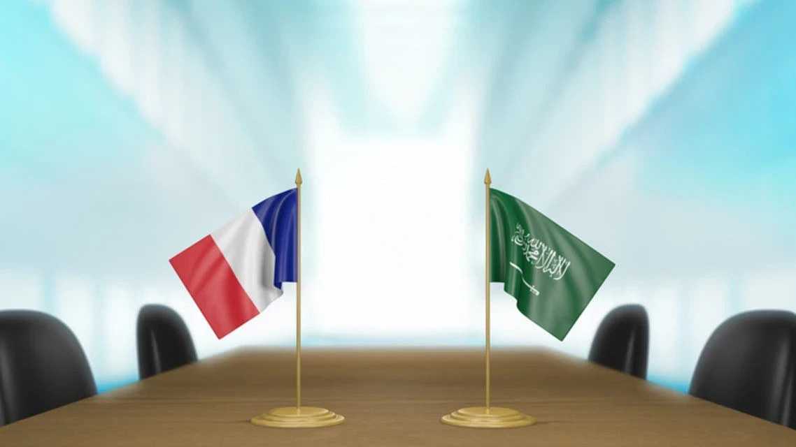 خلال اتصالٍ هاتفي.. ولي العهد السعودي والرئيس الفرنسي تباحثا هذه الملفات
