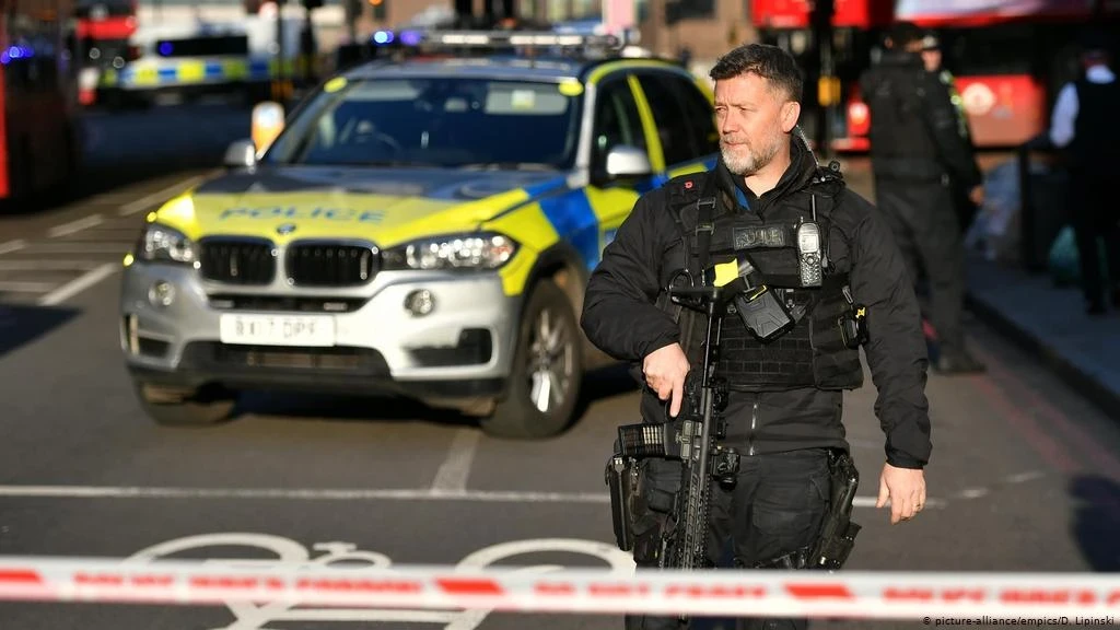حادث أمني كبير وخطير في ويلز البريطانية يخلف عدداً من الضحايا