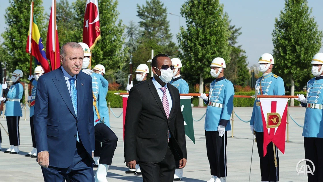 أردوغان يكشف عن تحركٍ نجح فيه بإثيوبيا.. وآبي أحمد يمدح تركيا بجملتين