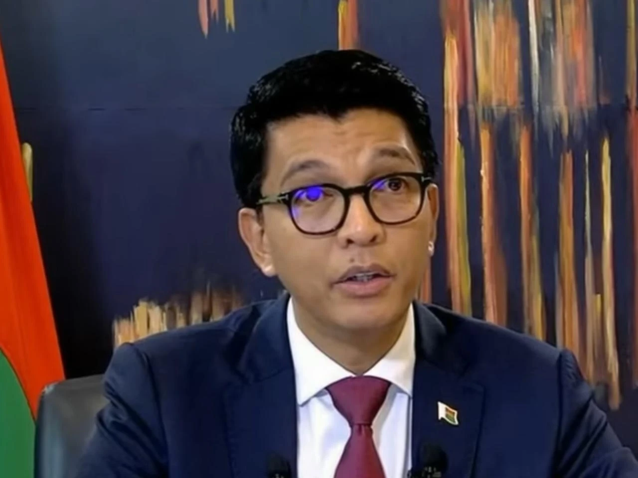 نجاة رئيس مدغشقر من محاولة اغتيال.. والبلاد تواجه ظاهرة طبيعية "خطيرة" تهدد أكثر من 1.14 مليون شخص