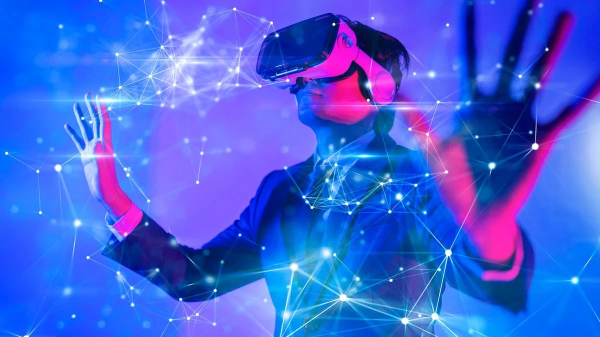 عالم ميتافيرس.. تعرف على أفضل 3 عملات رقمية مشفرة يمكن شراؤها من هذا العالم