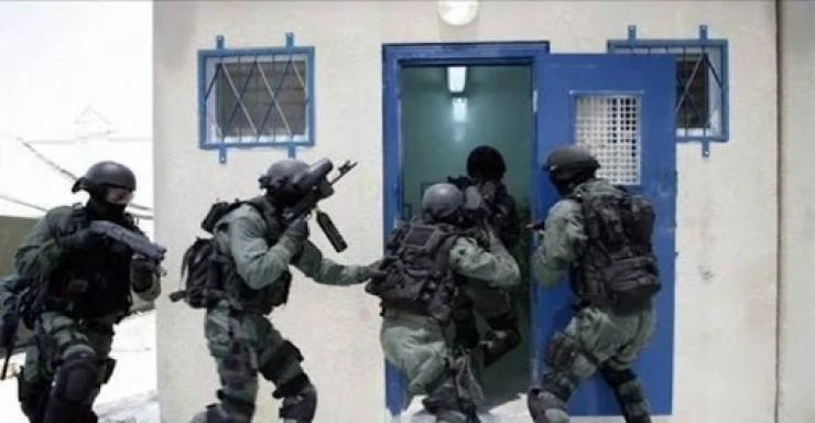 بالفيديو|| ردّة فعل الأجهزة الأمنية الإسرائيلية عند اكتشافها فرار 6 أسرى فلسطينيين من سجن جلبوع