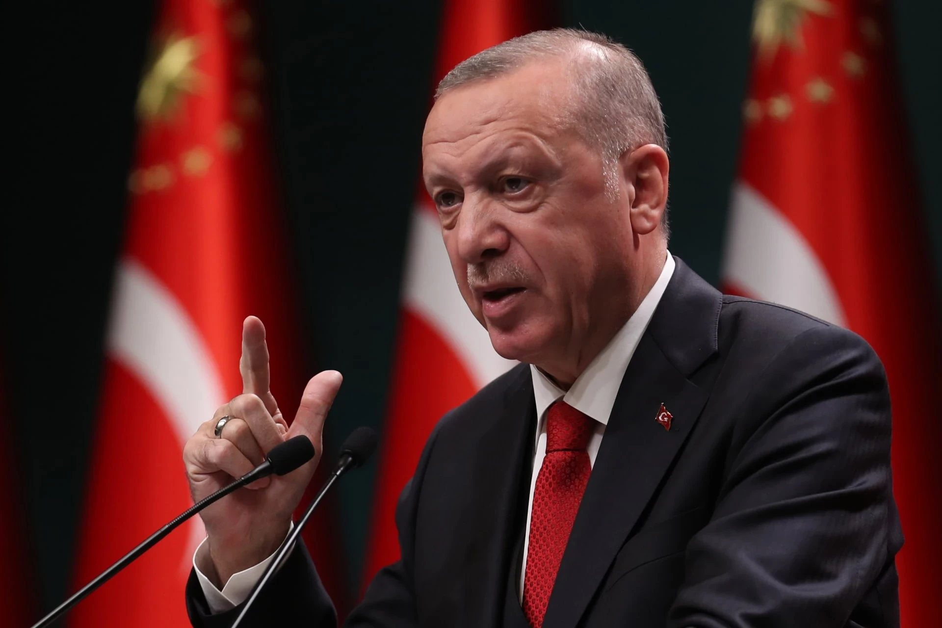 أردوغان يوجه رسالةً إلى دول الخليج قبل إقلاع طائرته نحو إحدى العواصم الخليجية (فيديو)