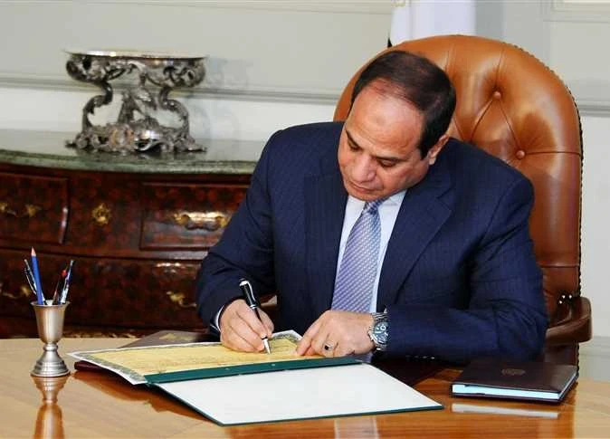 الرئيس المصري عبد الفتاح السيسي يصدر 6 قرارات رئاسية عاجلة