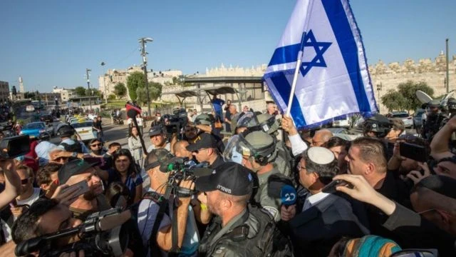 انطلاق مسيرة الأعلام الإسرائيلية في القدس ومطار تل أبيب يتأهب وسط استعدادت أمنية خوفاً من العواقب