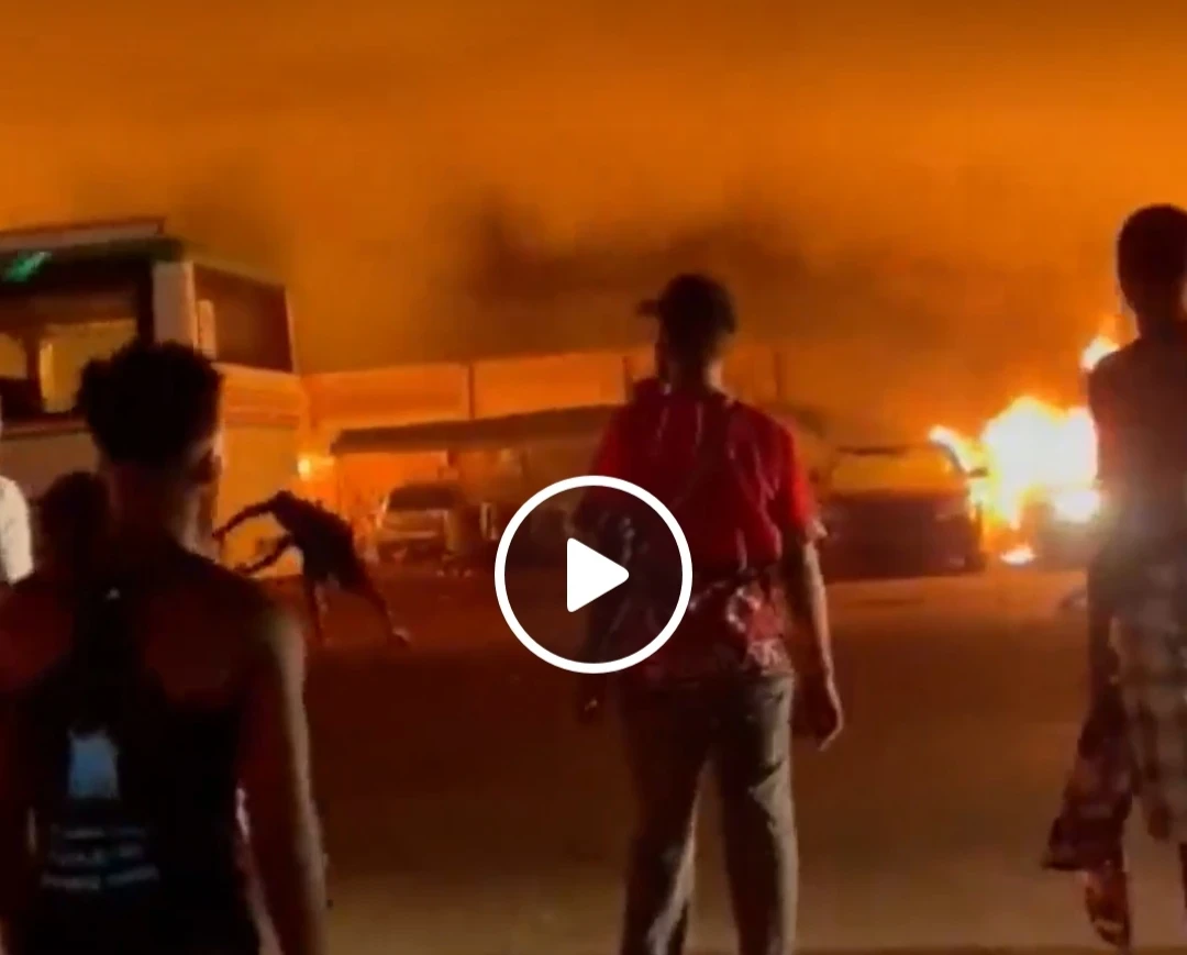 بالفيديو|| العثور على 91 جثة عقب انفجار خزان وقود في سيراليون.. والحريق يلتهم منازل ومتاجر قريبة