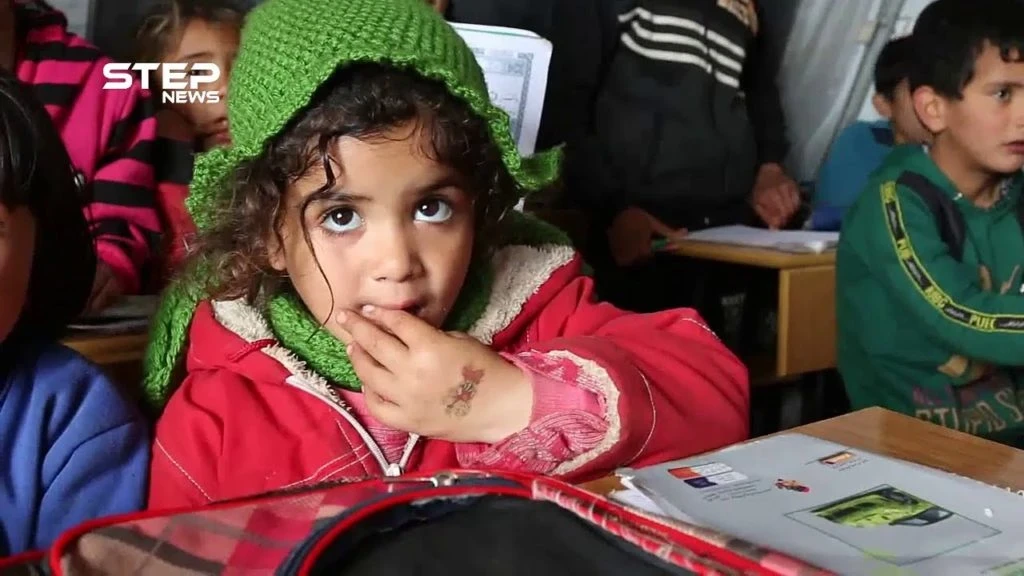 معاناة طلاب مخيم قرطبة غربي حلب في ظل الأجواء المطرية