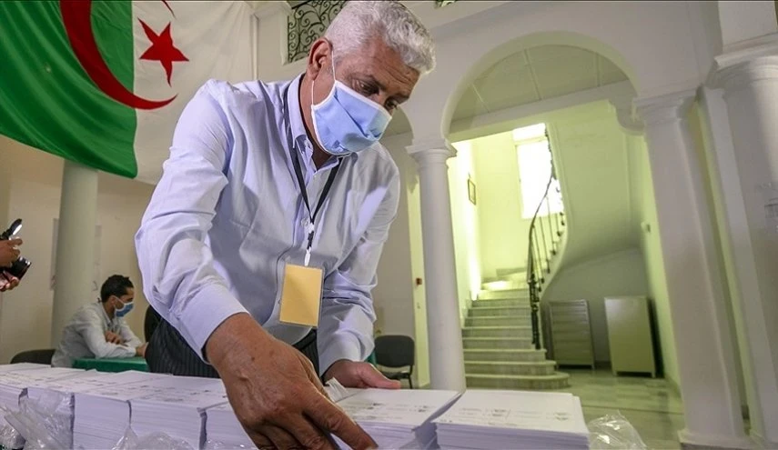 إغلاق صناديق الاقتراع في الانتخابات النيابية الجزائرية الأولى بعد عزل "بوتفليقة".. ونسبة المصوتين غير متوقعة