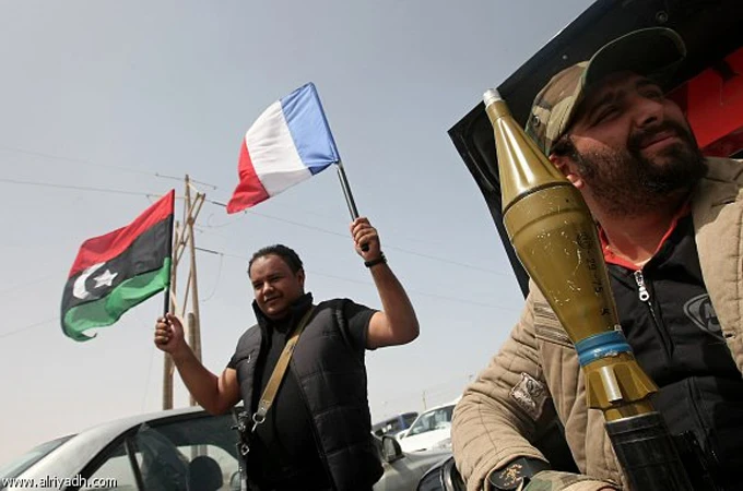 خلال مؤتمرٍ صحفي.. الدبيبة وماكرون يتفقان على تفعيل اللجنة الليبية-الفرنسية المتوقفة منذ 19 عاماً والأخير يدعو لبناء جيشٍ قوي
