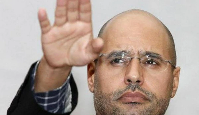 سيف الإسلام القذافي يتوجه برسالة بخط يده إلى مناصريه مضمناً إياها بآية قرآنية
