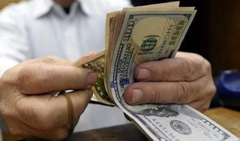 دولار لبنان يغلق على رقم تاريخي لم يحدث من قبل