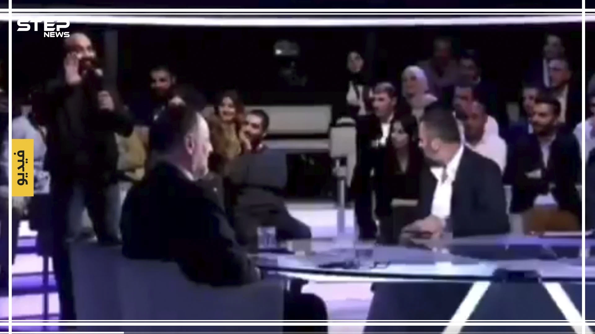 بالفيديو|| ناشط لبناني "يكسح" نائبة طلبت منه إغلاق طرقات مناطق المسلمين بدل المناطق المسيحية
