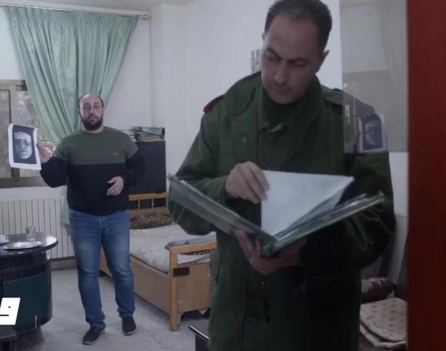 مسلسل مقابلة مع السيد آدم.. يسخر من ضحايا سجون النظام السوري