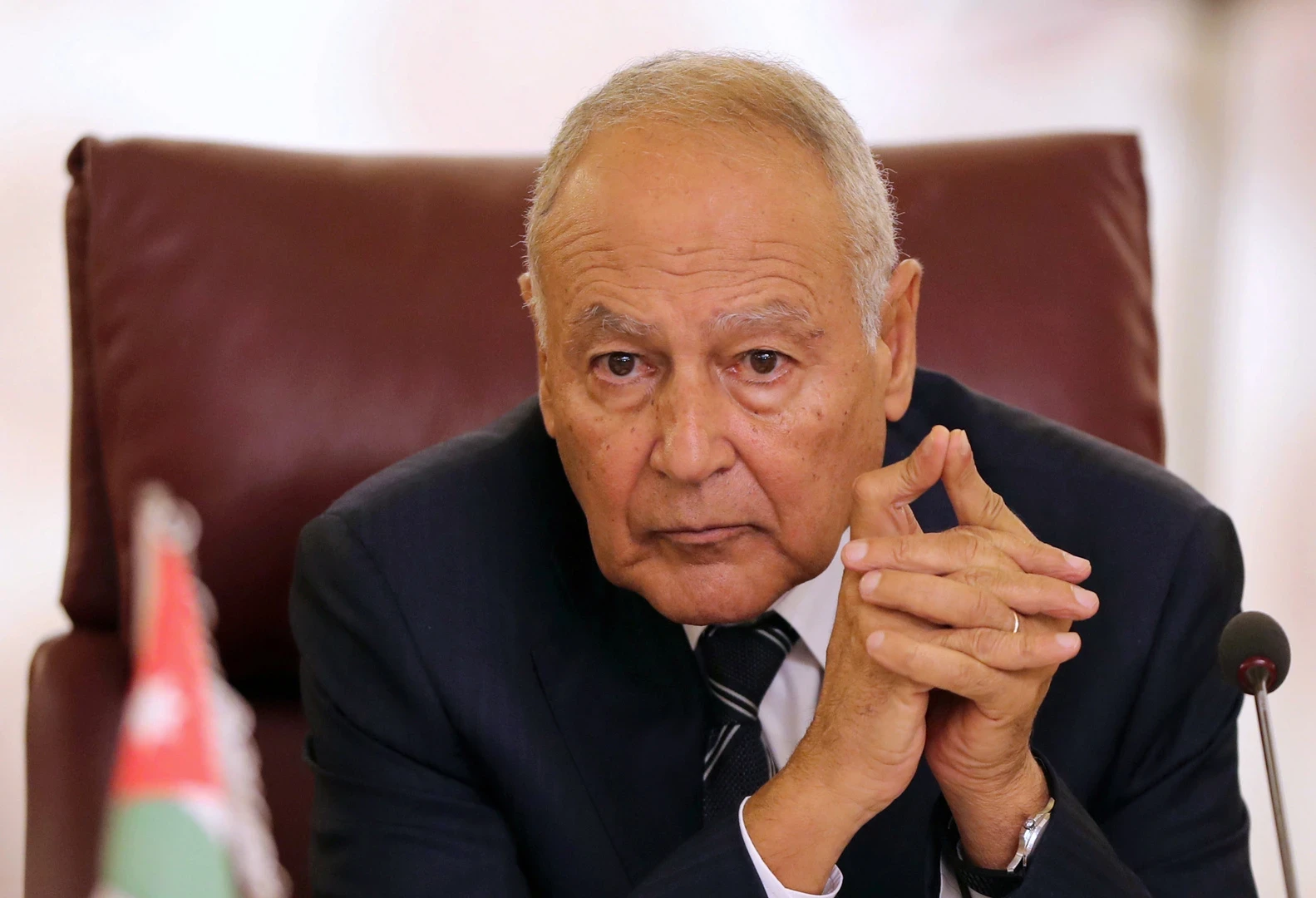 أزعجه اعتذار الحريري واعتبره "خطيراً".. أبو الغيظ يعلق على أوضاع لبنان ويتعهد بهذا الأمر