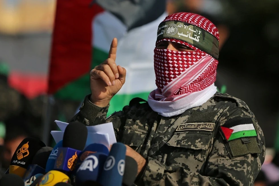 الناطق باسم كتائب القسام "أبو عبيدة" يقدم وعداً لأسرى سجن جلبوع