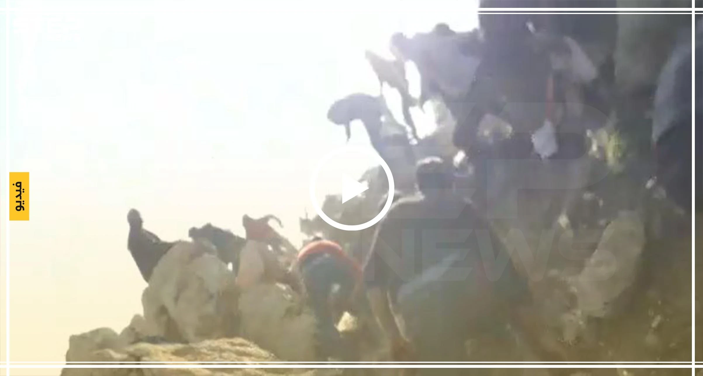 فيديو || بالرصاص الحي .. هيئة "تحرير الشام" تفرّق المتظاهرين قرب معبر باب الهوى شمال إدلب