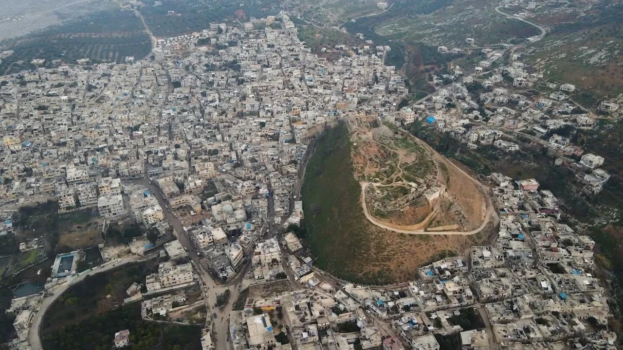 جريمة تهز مدينة حارم..  أب ينهي حياة أطفاله الثلاثة رمياً بالرصاص والبحث جارٍ عنه (صورة)