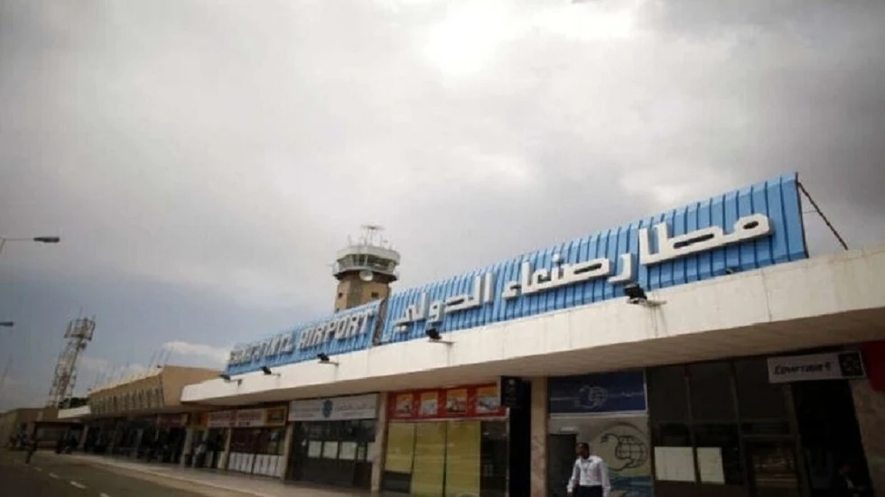 بالفيديو|| التحالف ينفذ ضربات جوية على أهداف داخل مطار صنعاء.. والحوثيون يوقفون استقبال طائرات المنظمات الإغاثية
