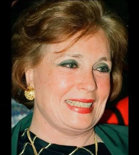 وفاة جيهان السادات قرينة الرئيس المصري الراحل أنور السادات.. والسيسي يمنحها وسام "الكمال"