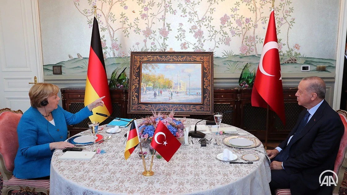 أردوغان يتلقى وعوداً من ميركل في آخر زيارة رسمية لها لتركيا وتبادل الآراء حول المهاجرين