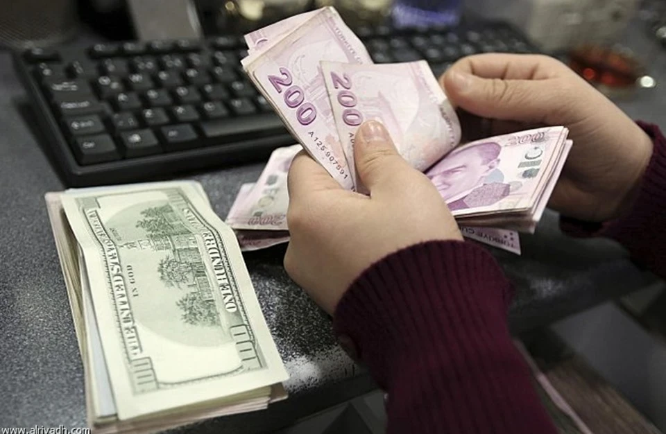 الليرة التركية تسجل مزيداً من التراجع أمام الدولار الأمريكي