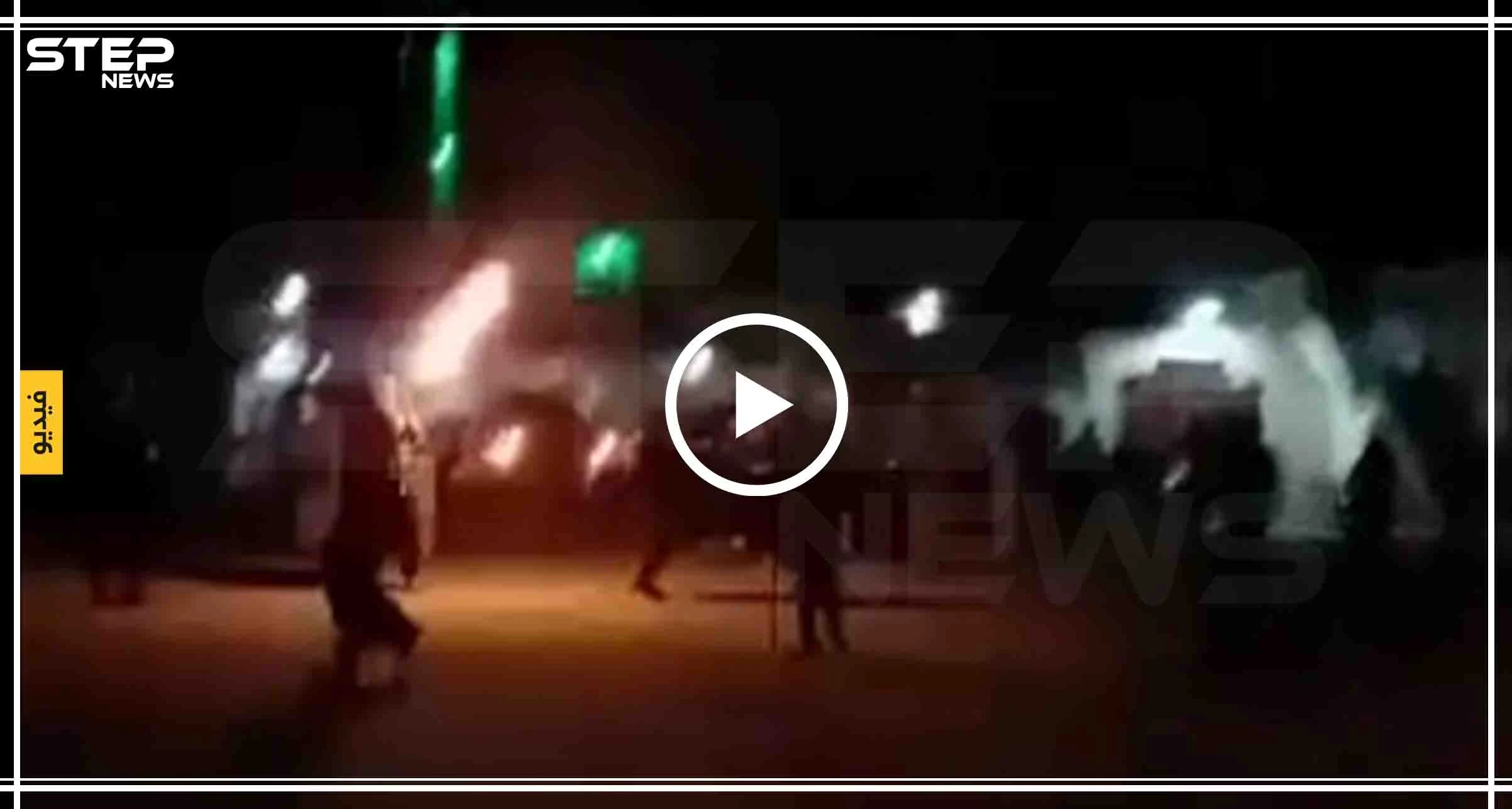 غربي دير الزور يستنفر.. وأهله يرفعون سلاحهم رفضًا لدخول النظام السوري للمنطقة (فيديو)