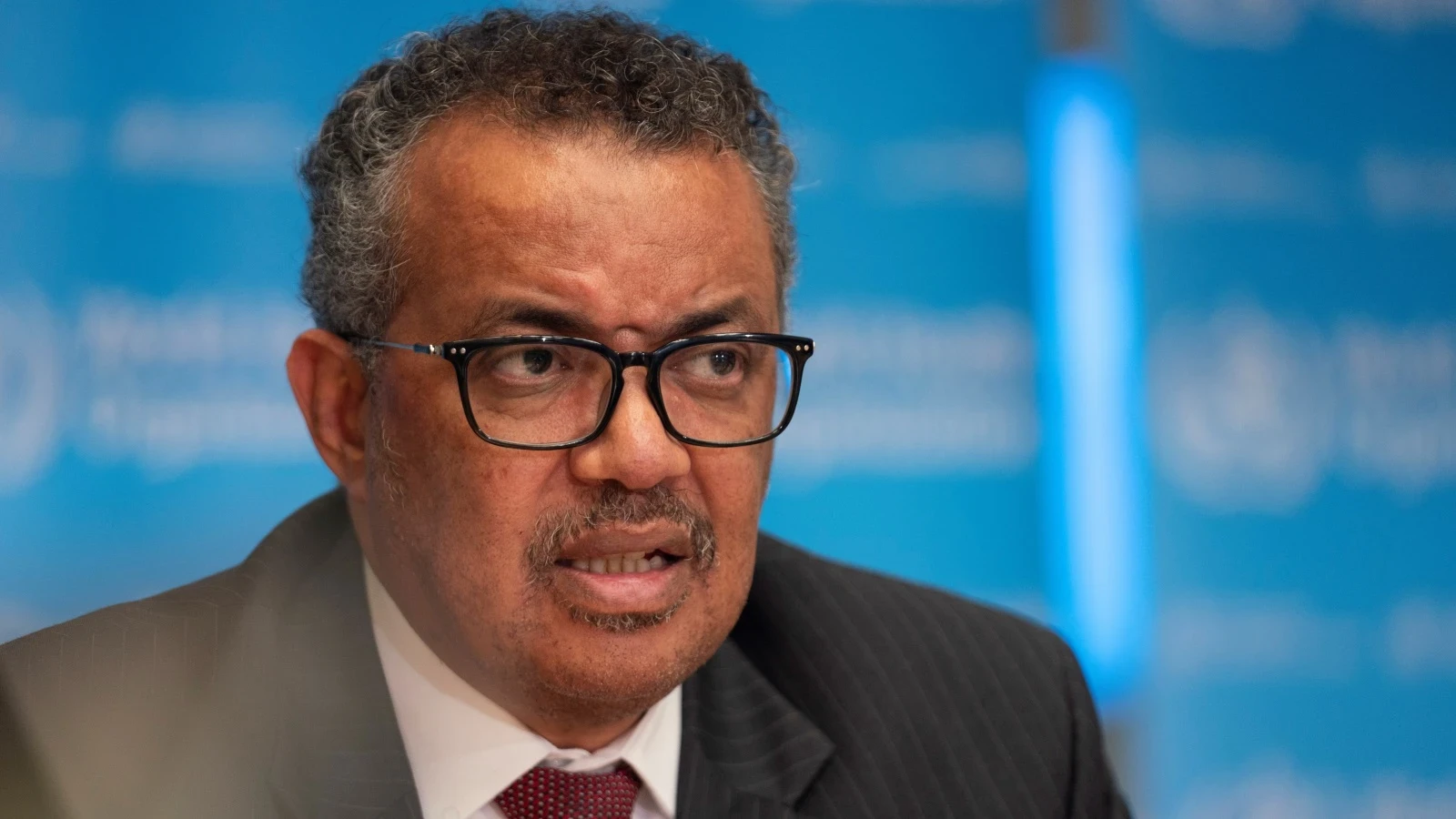 مدير الصحة العالمية يتحدث عن "اتفاق أوبئة" بعد ظهور متحور أوميكرون