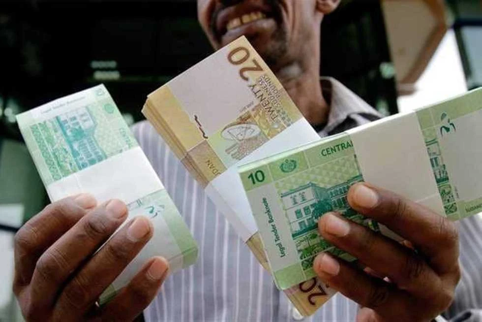 السودان يبدأ تعويماً جزئياً للعملة وتعليمات من البنك المركزي