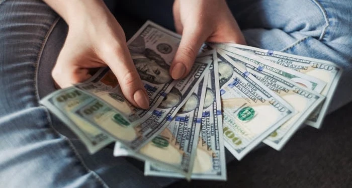 سعر الصرف يحلّق من جديد ويسجّل رقماً قياسياً.. الدولار في لبنان يلامس العشرين ألفاً