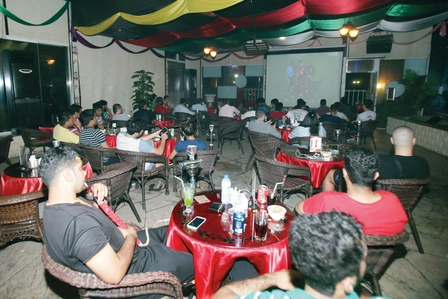 مديريَّة أمن أعزاز تُغلق مطعمًا بسبب تشجيع "منتخب البراميل" !!