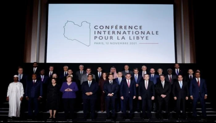 قادة العالم في مؤتمر باريس يحددون 6 أسابيع حاسمة في ليبيا والحكومة تتعهد بتسليم السلطة بشرط