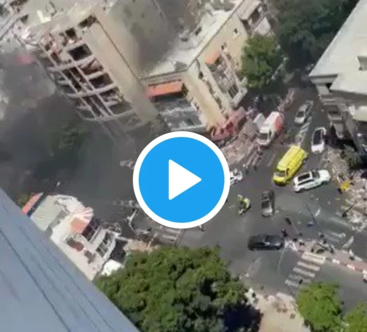 بالفيديو|| تل أبيب تتعرض لهجومٍ صاروخي عنيف مصدره غزة