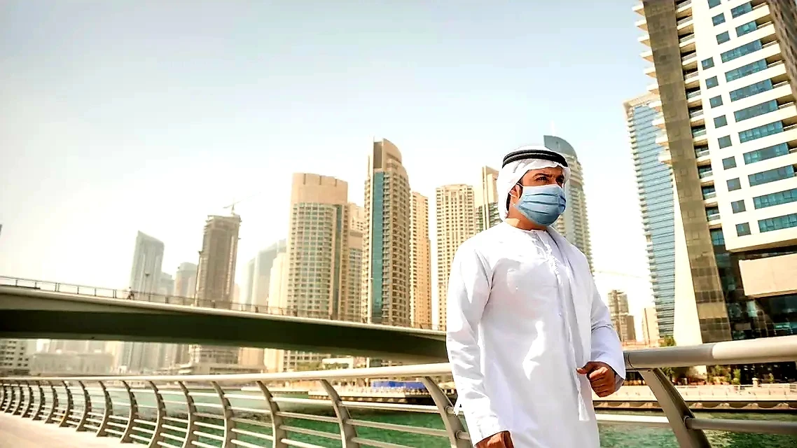 محمد بن زايد يعلن عودة الحياة إلى طبيعتها في الإمارات