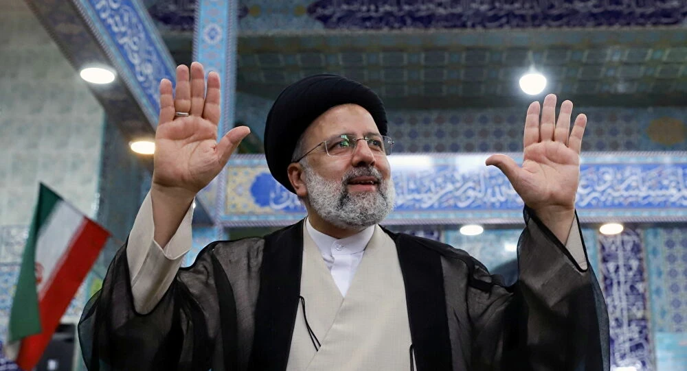 أول رئيس في العالم يهنىء رئيسي بمناسبة فوزه برئاسة إيران.. ومسؤول لبناني يبرق لخامنئي